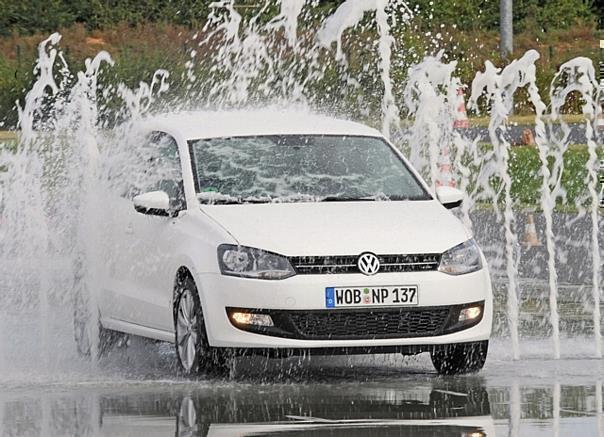 Bei Fahr- und Sicherheitstrainings lernt man viele wichtige Tricks für den Strassenverkehr. Foto: GLOBUSpress 